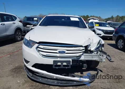 2018 Ford Taurus Limited z USA, uszkodzony, nr VIN 1FAHP2F85JG118664